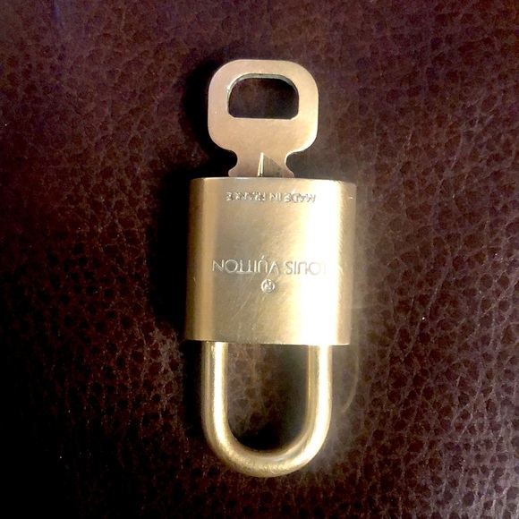Louis Vuitton LV Gold Padlock Lock & Key 312 - Picture 5 of 13